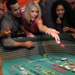 Play Online Craps: A Guide For The Beginner Players